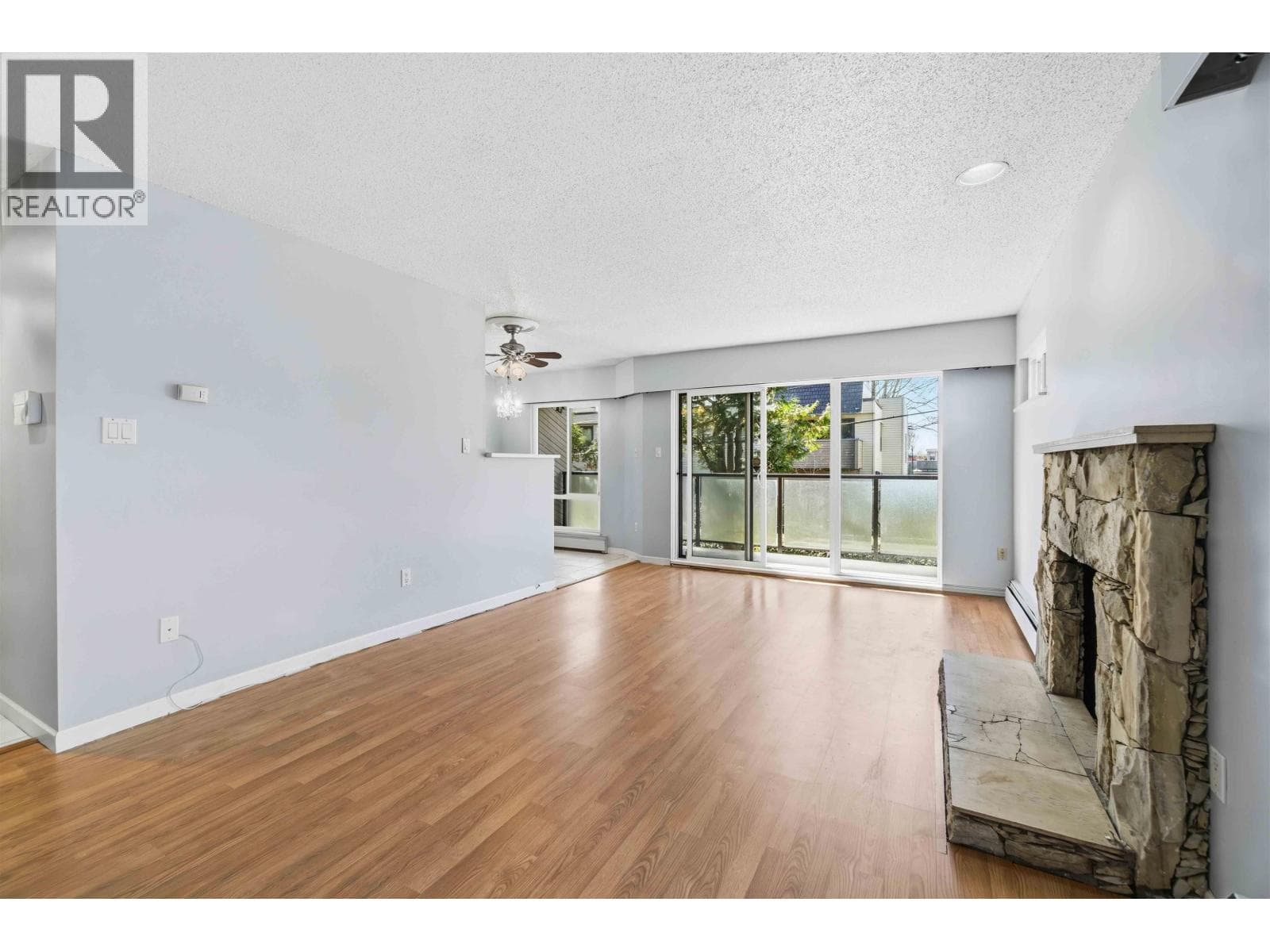 203 1425 CYPRESS STREET photo 5