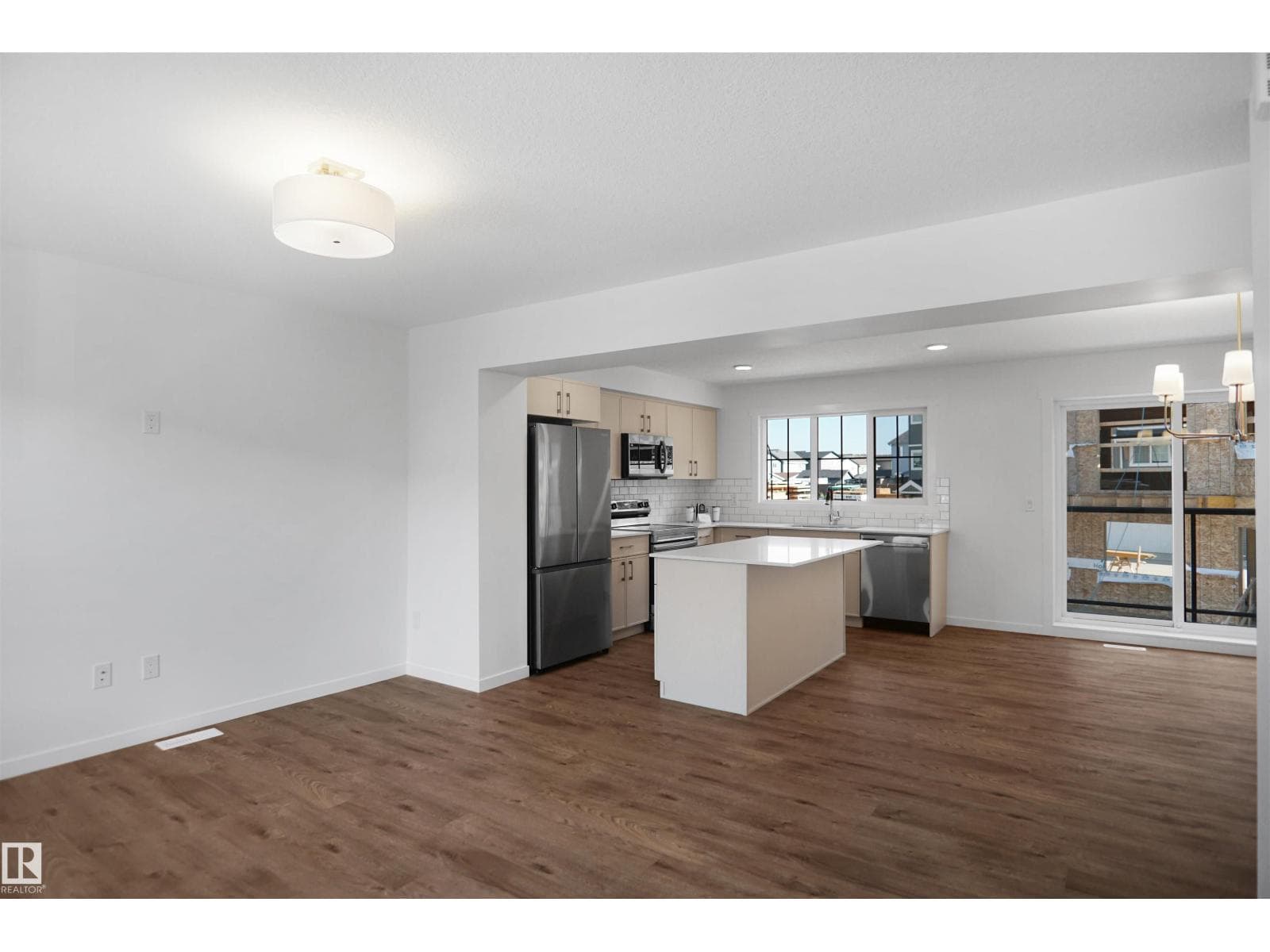 #54 525 SECORD BV NW photo 5