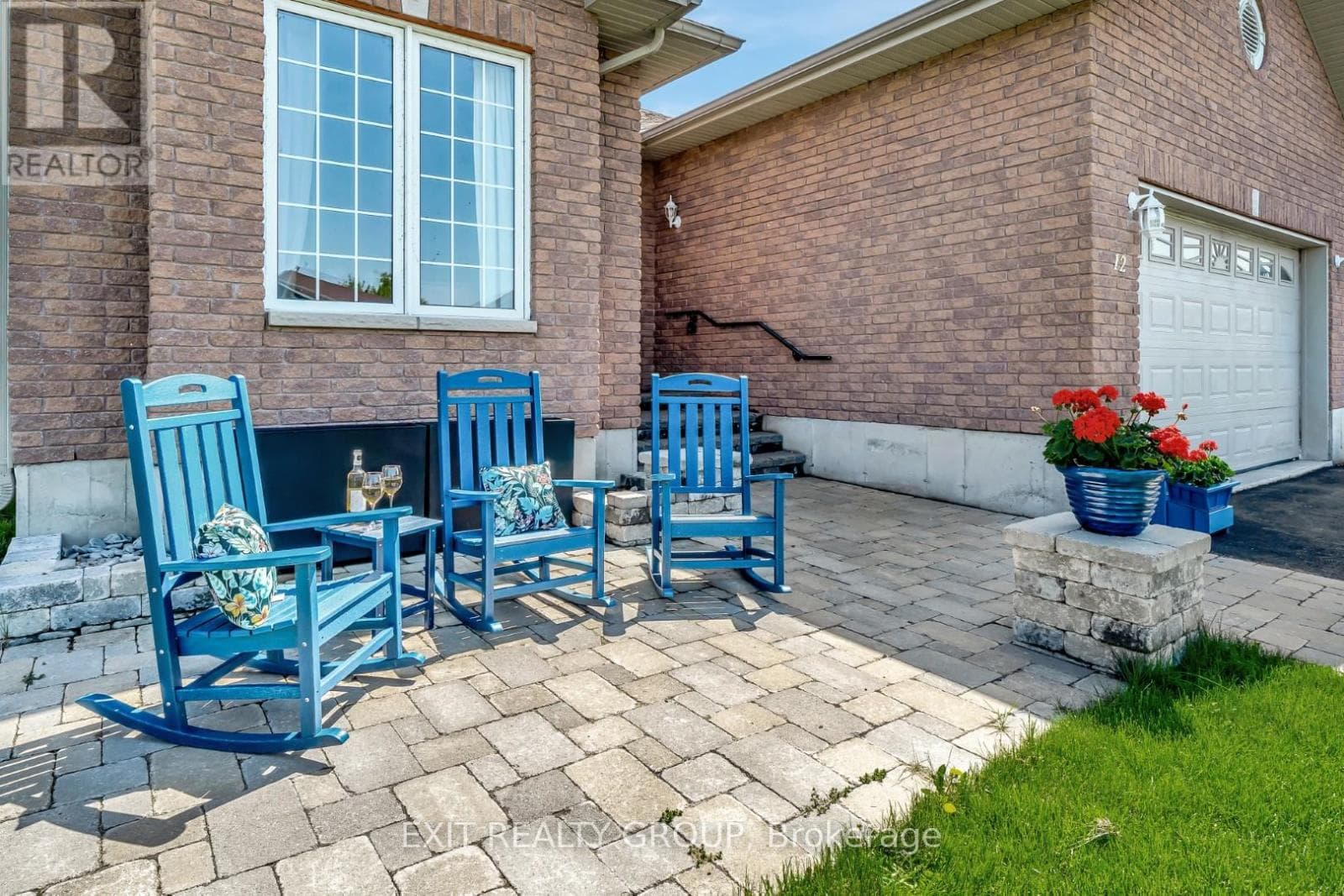 12 ALETHA DRIVE photo 2