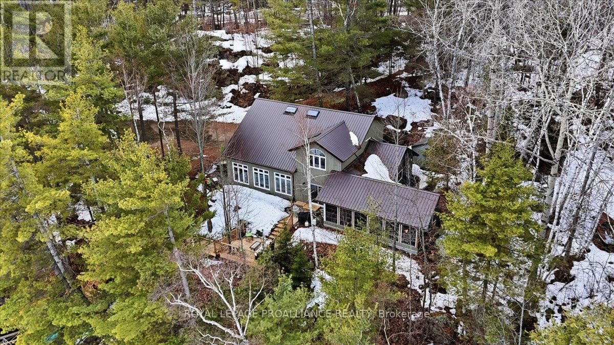 13 MAZINAW HEIGHTS ROAD N photo 2