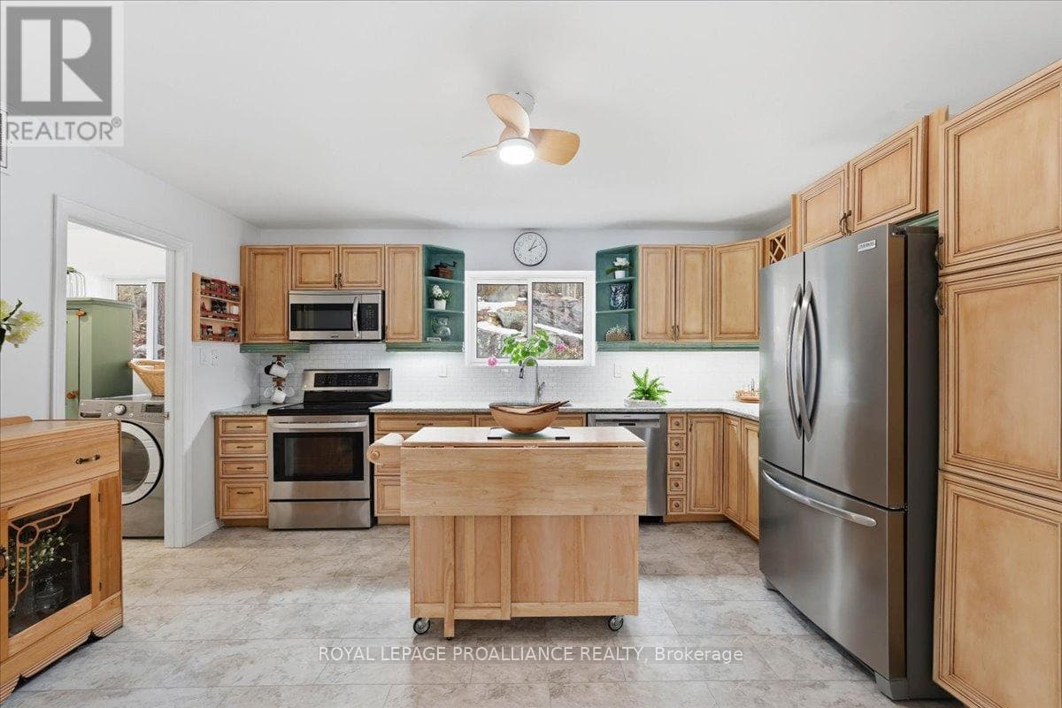 13 MAZINAW HEIGHTS ROAD N photo 3