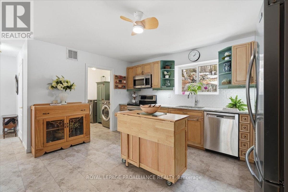 13 MAZINAW HEIGHTS ROAD N photo 4