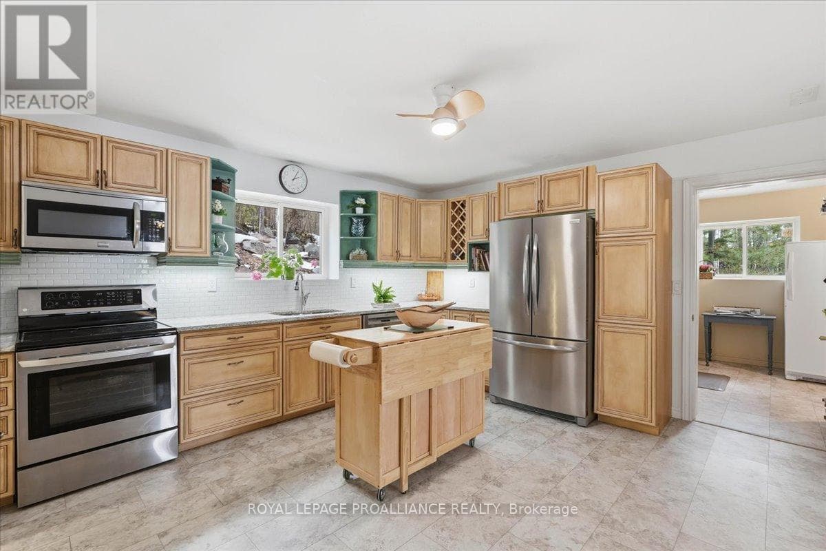 13 MAZINAW HEIGHTS ROAD N photo 5