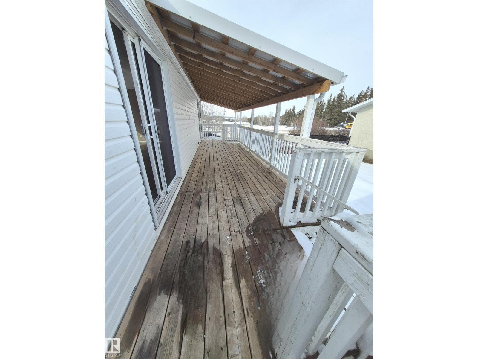 4631 48 AV — photo 2