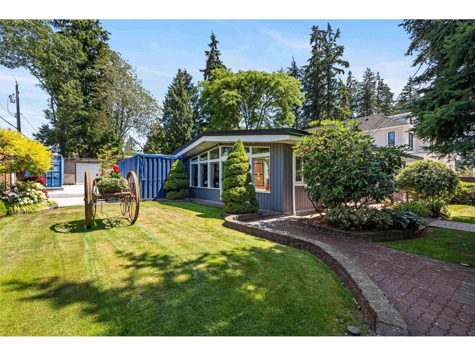 13270 58 AVENUE photo 2