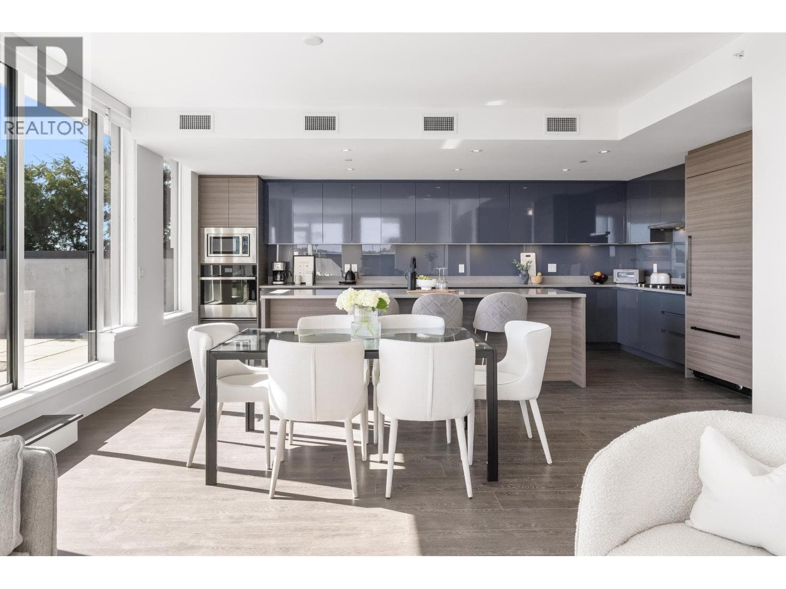 PH655 8575 RIVERGRASS DRIVE photo 3