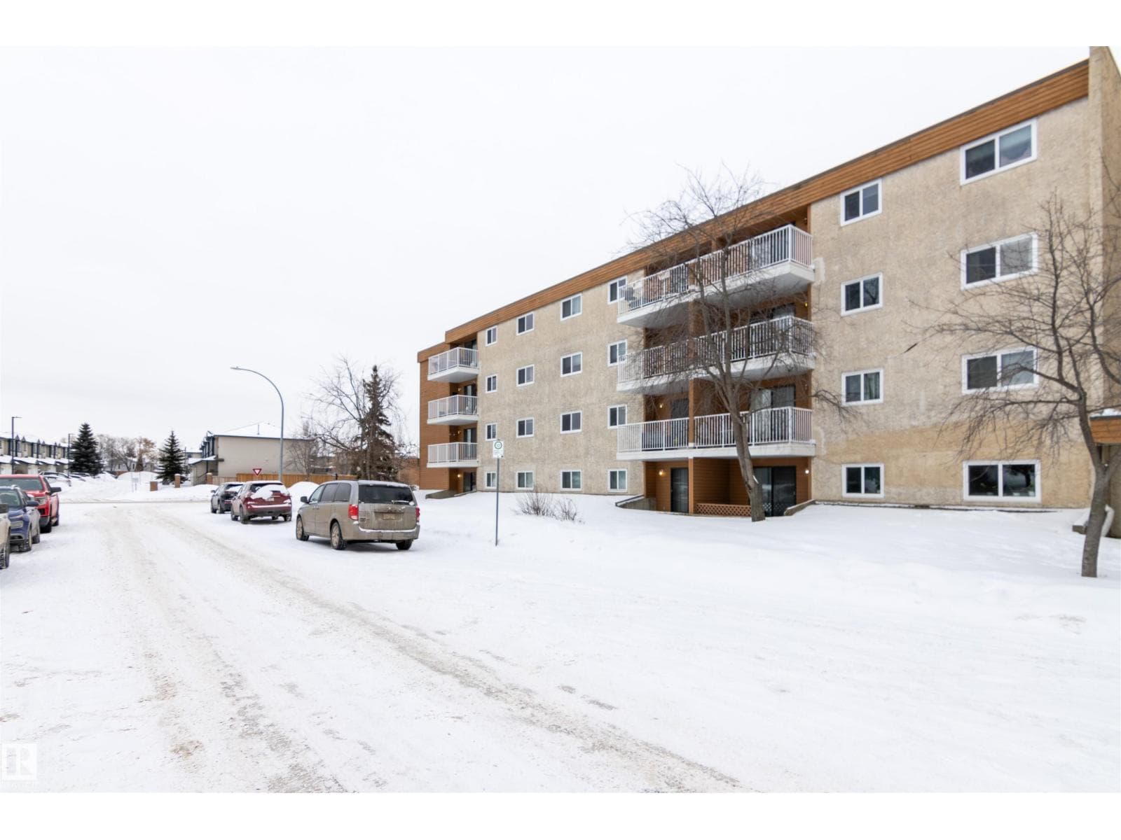 #401 3611 145 AV NW photo 2