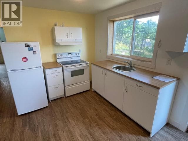 4635 FERNWOOD AVE photo 4