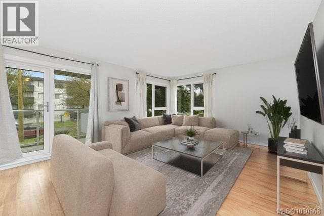 202 2647 Graham St photo 5