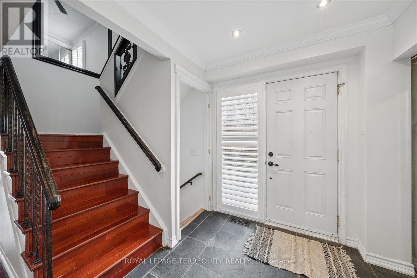 1825 HYDE MILL CRESCENT photo 2