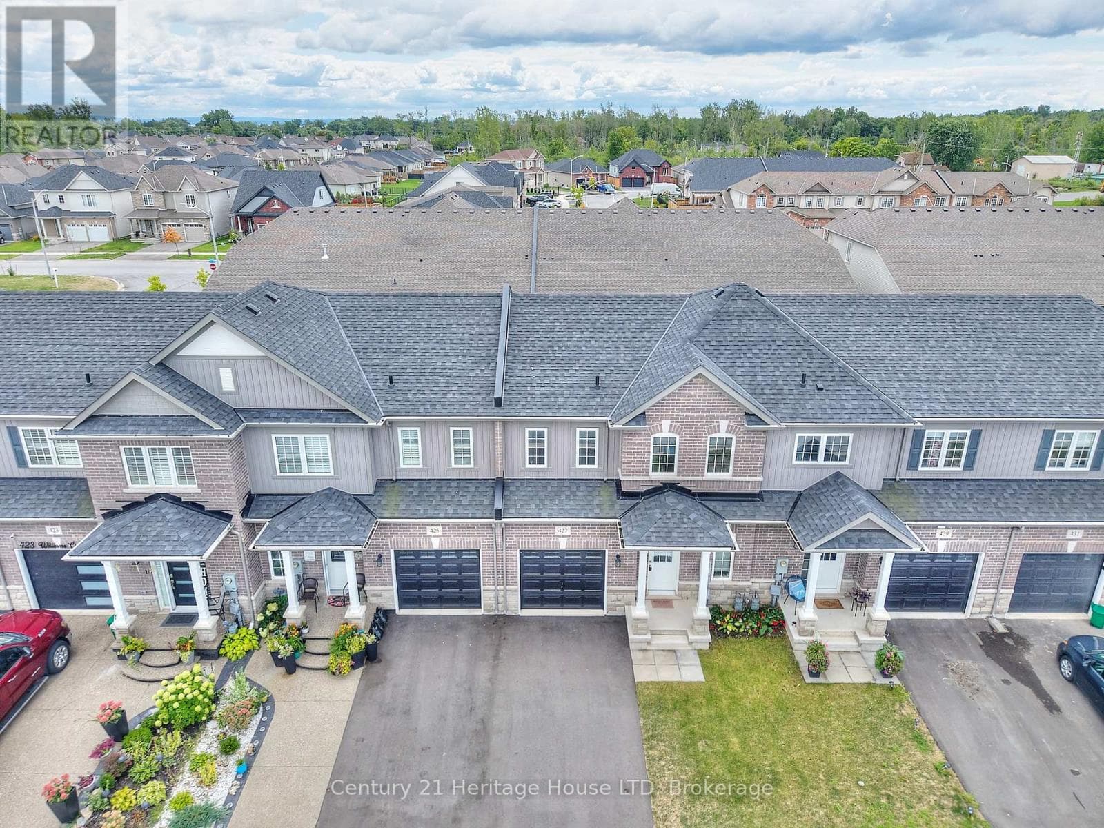 2 bed 2 bath single family at 427 WILLIAMS CRESCENT — $499,900
