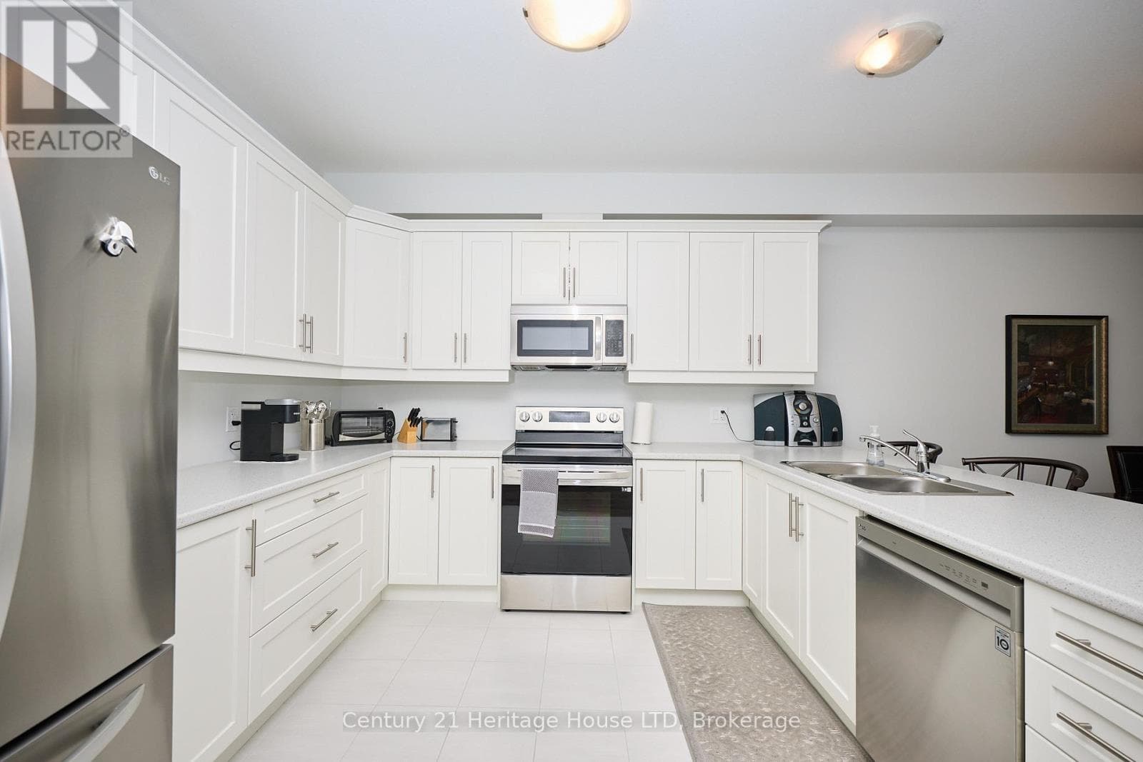 427 WILLIAMS CRESCENT photo 3