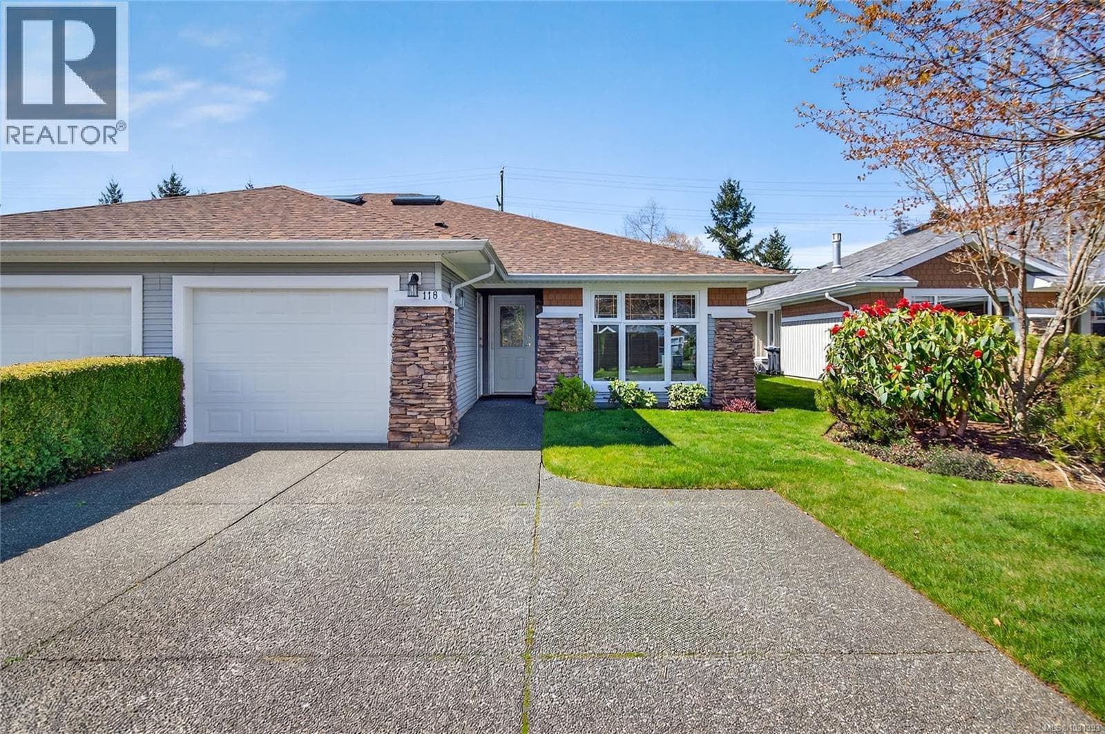 2 bed 2 bath single family at 118 1919 St. Andrews Pl — $615,000