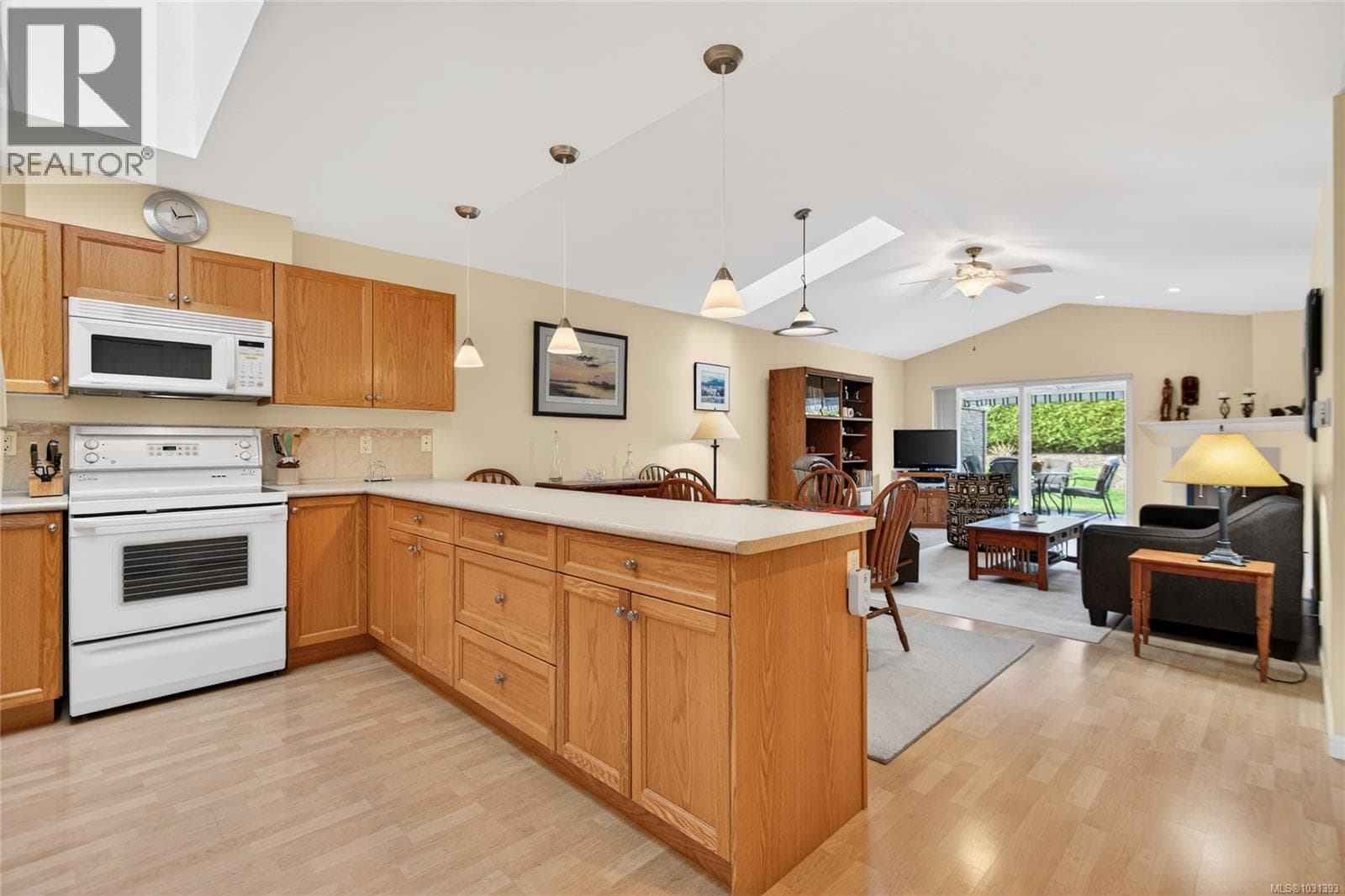 118 1919 St. Andrews Pl photo 2