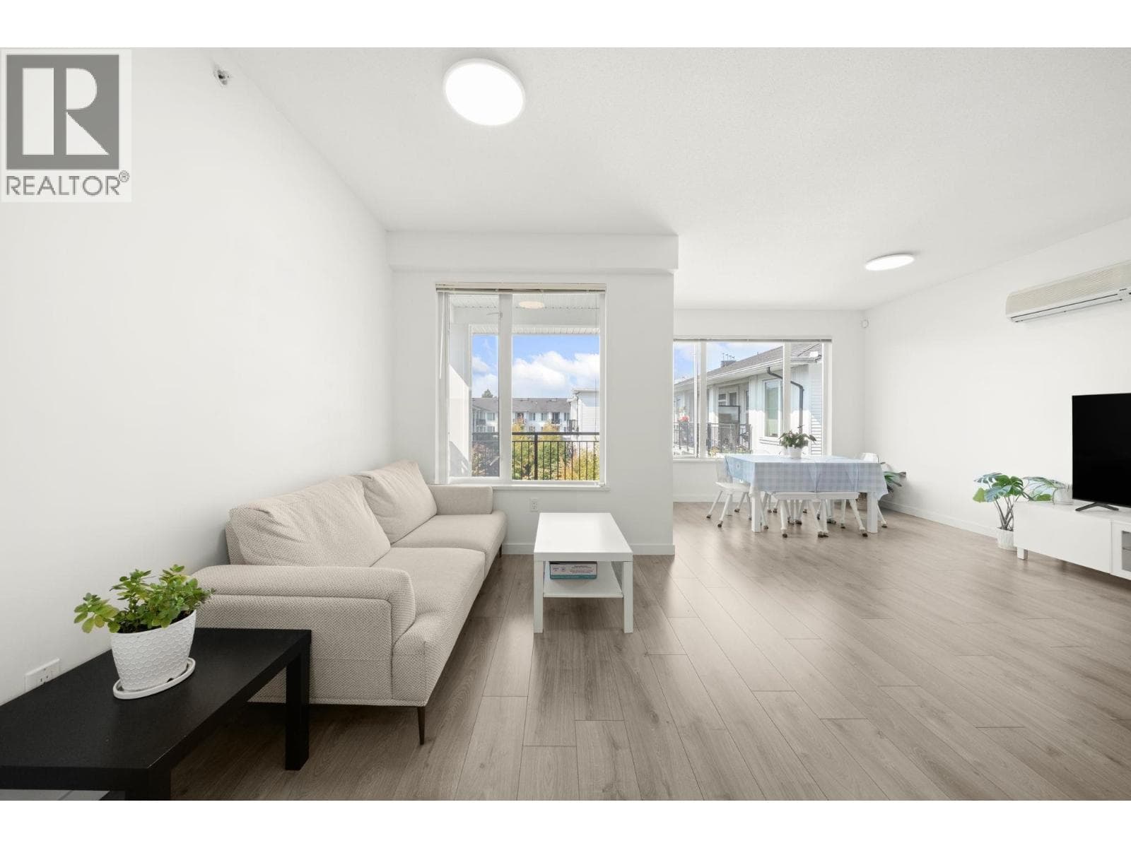 438 9388 MCKIM WAY photo 3
