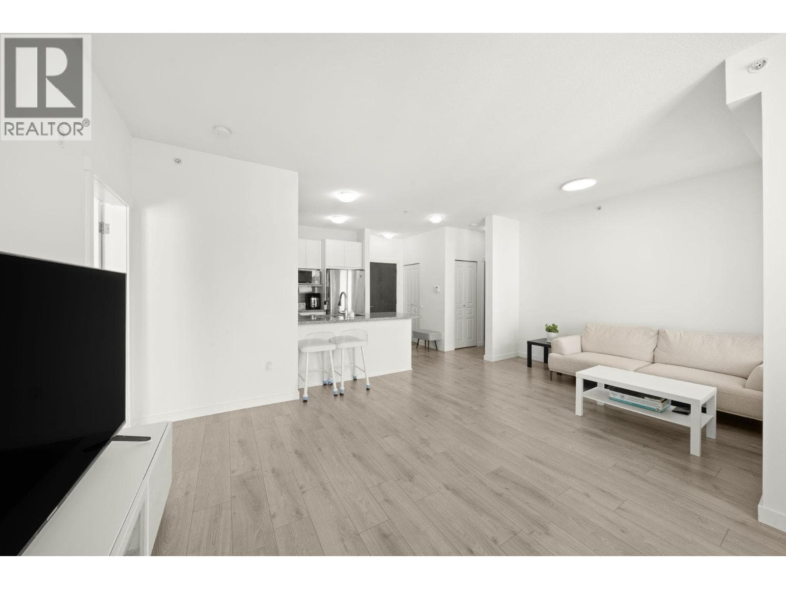 438 9388 MCKIM WAY photo 5