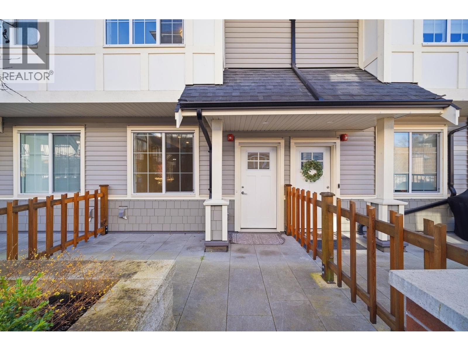 37 8888 SPIRES ROAD photo 2