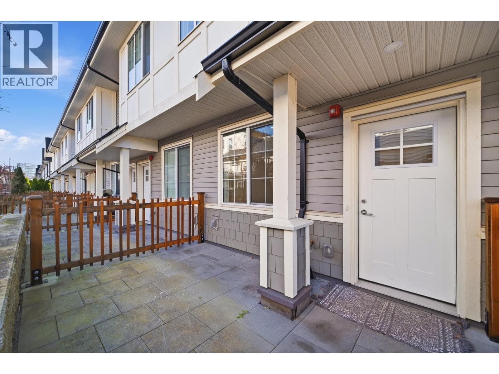 37 8888 SPIRES ROAD photo 3