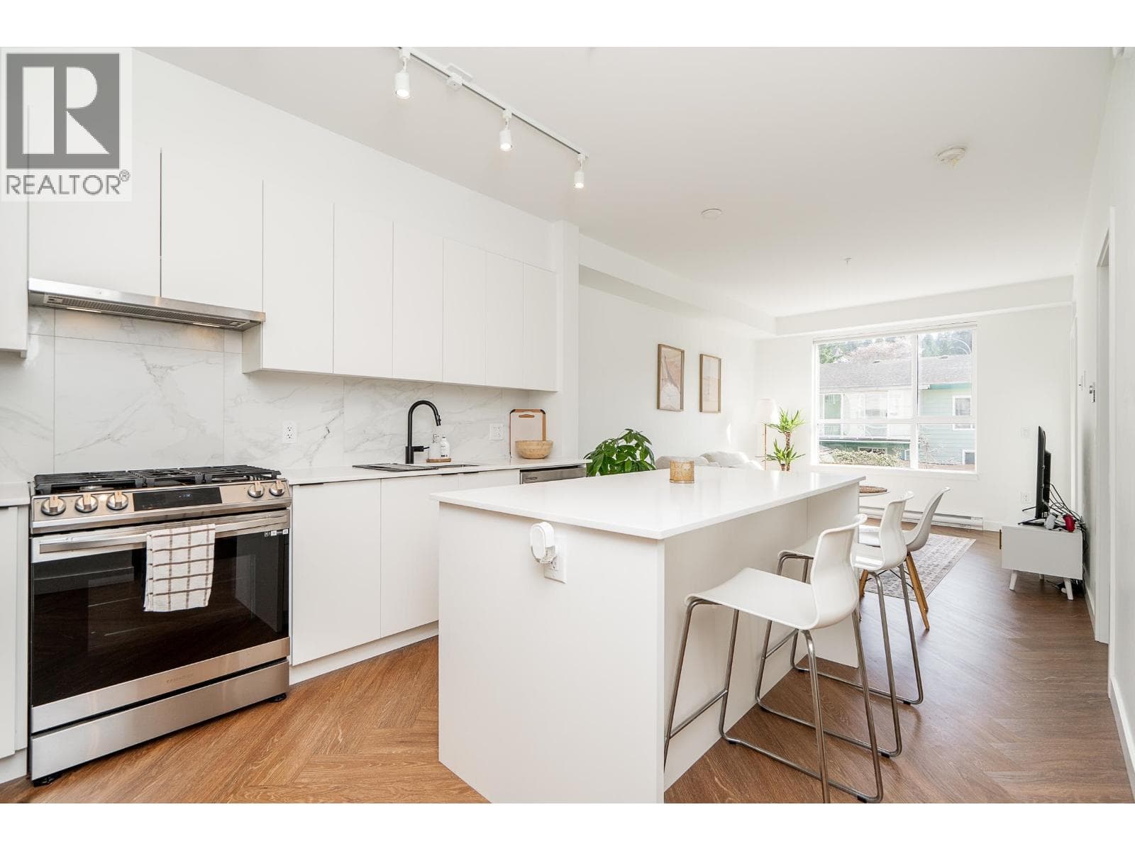 1 bed 1 bath single family at 425 3229 ST JOHNS STREET — $575,000