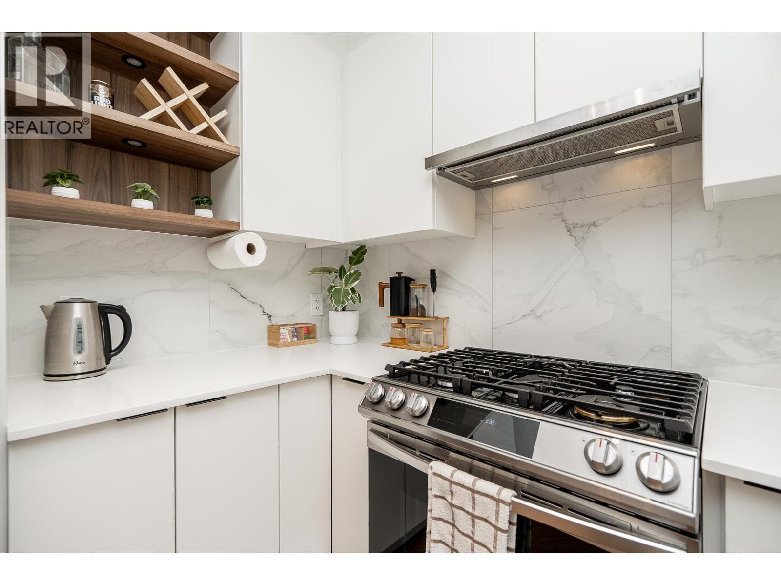 425 3229 ST JOHNS STREET photo 4