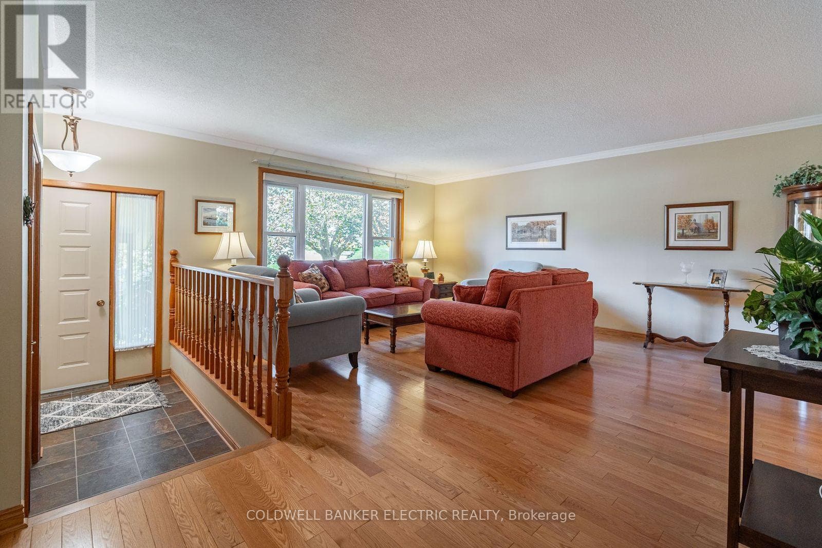 962 GOLFVIEW ROAD photo 3