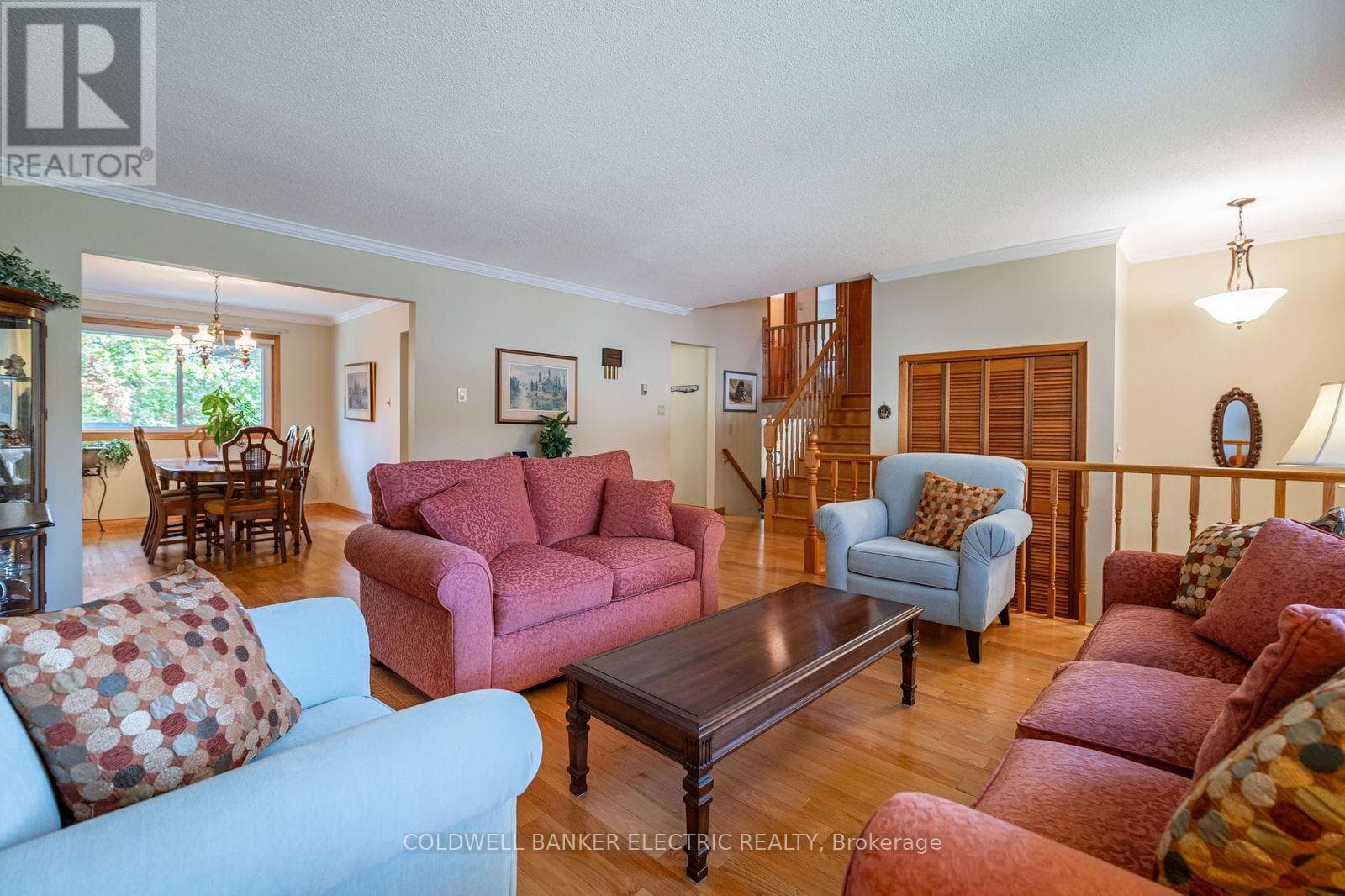 962 GOLFVIEW ROAD photo 5