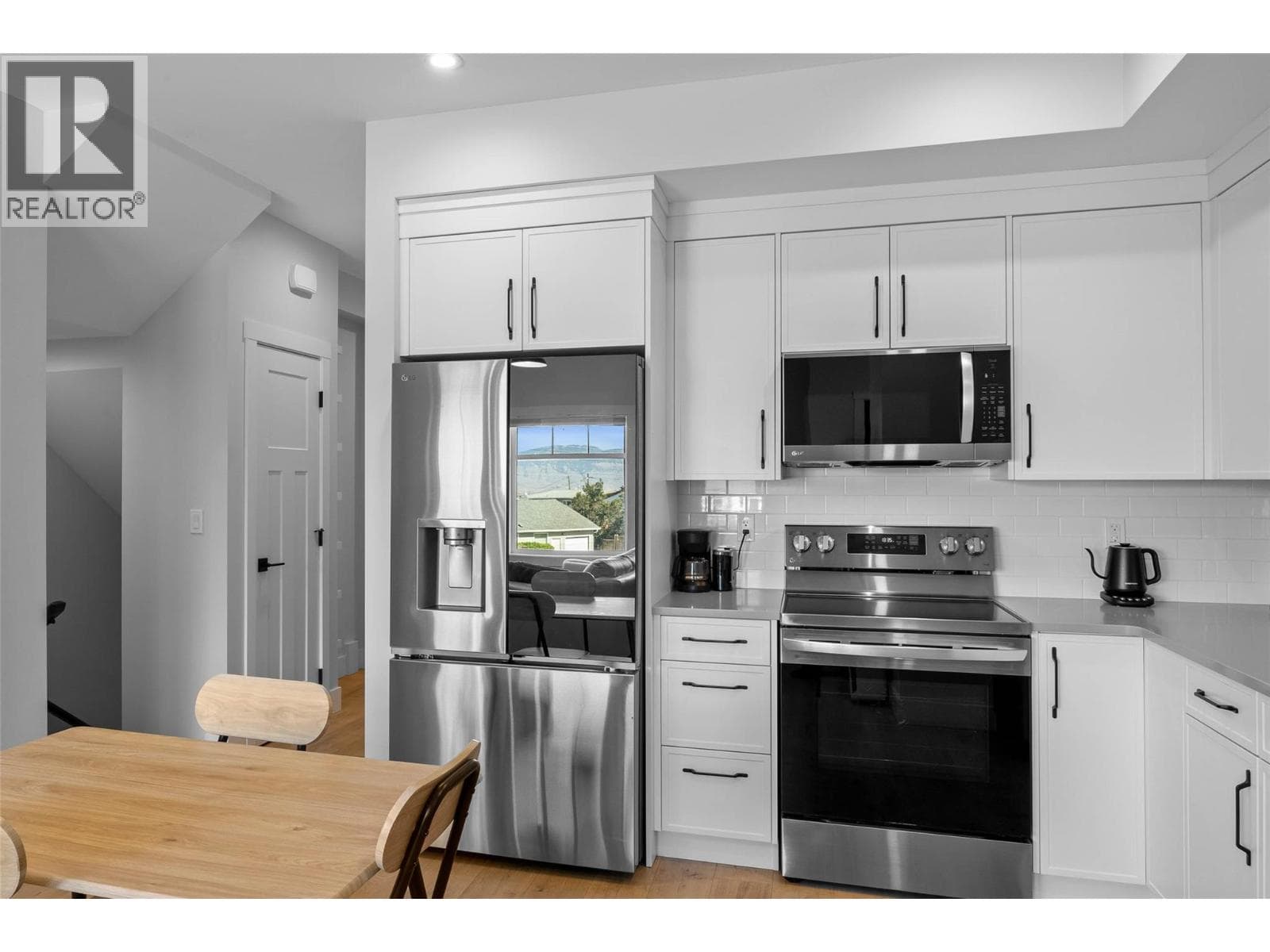 321 CENTRE Avenue Unit# 102 photo 3