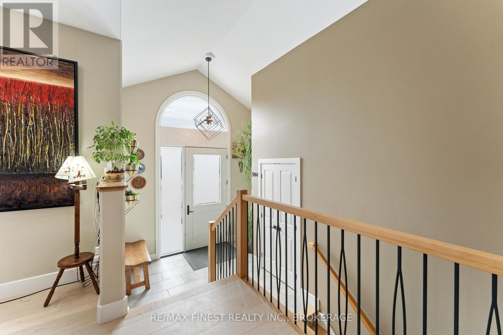 3266 HARROWSMITH ROAD photo 4