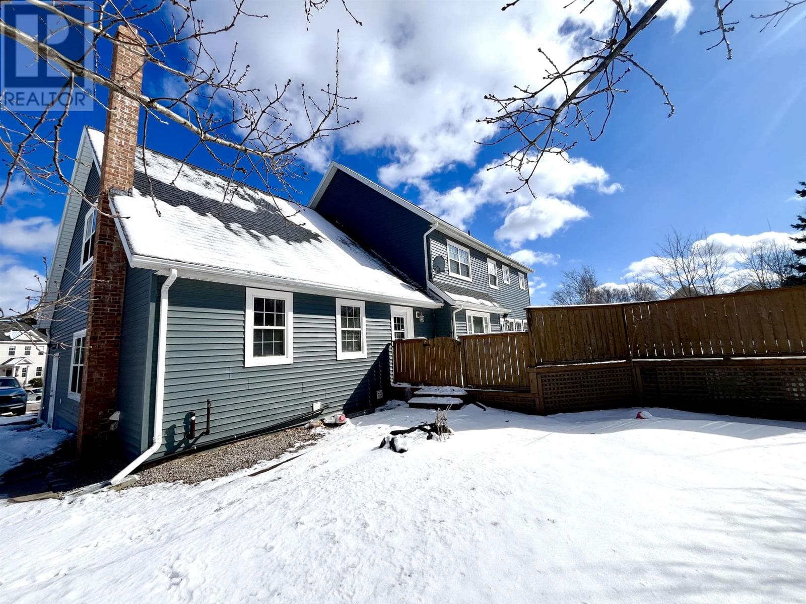 30 MACARTHUR Drive photo 5