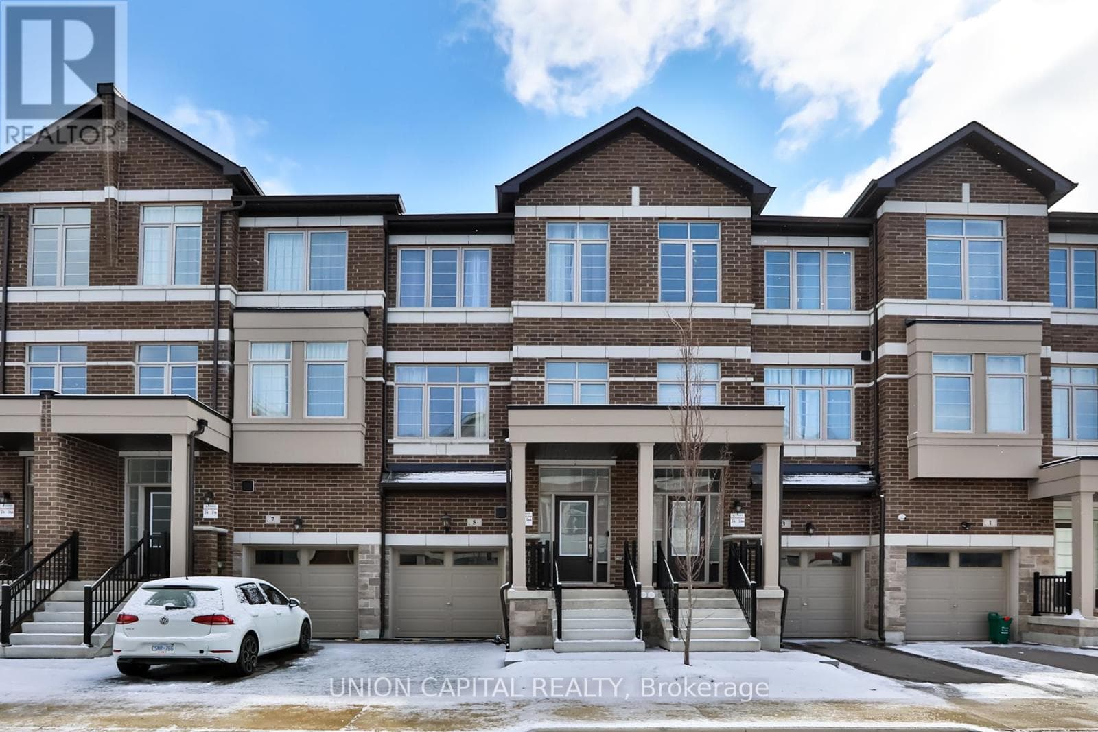 3 bed 3 bath single family at 5 SISSONS WAY — $999,999
