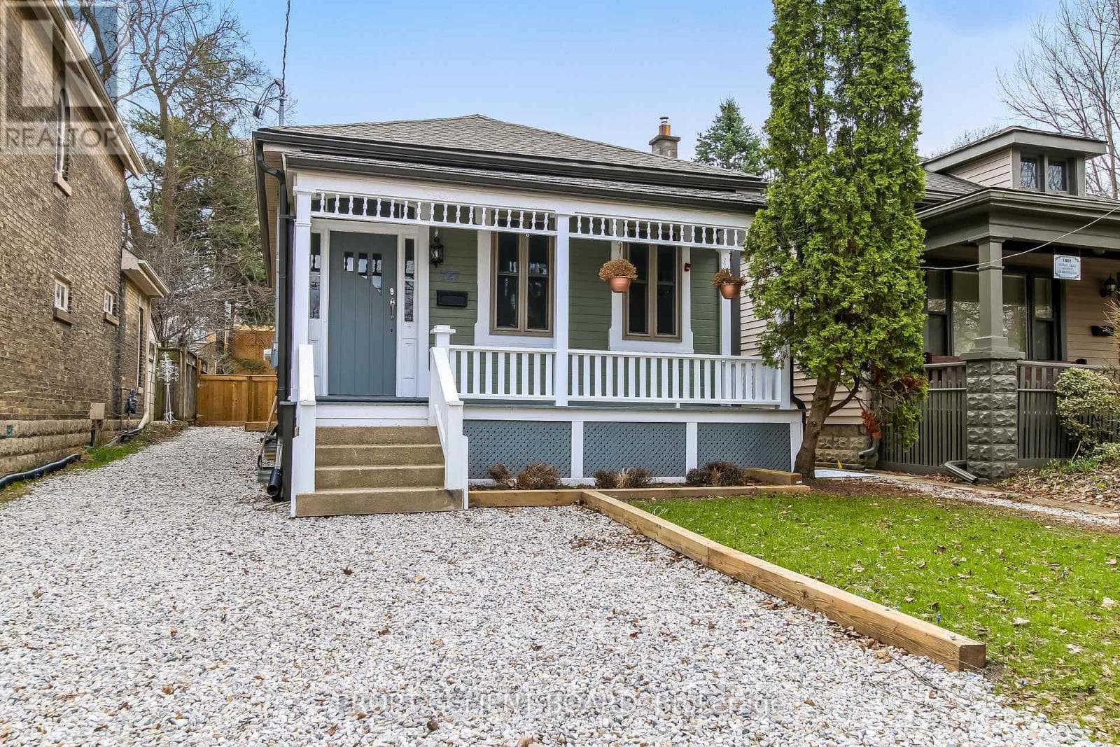 3 bed 2 bath single family at 727 QUEENS AVENUE S — $484,500