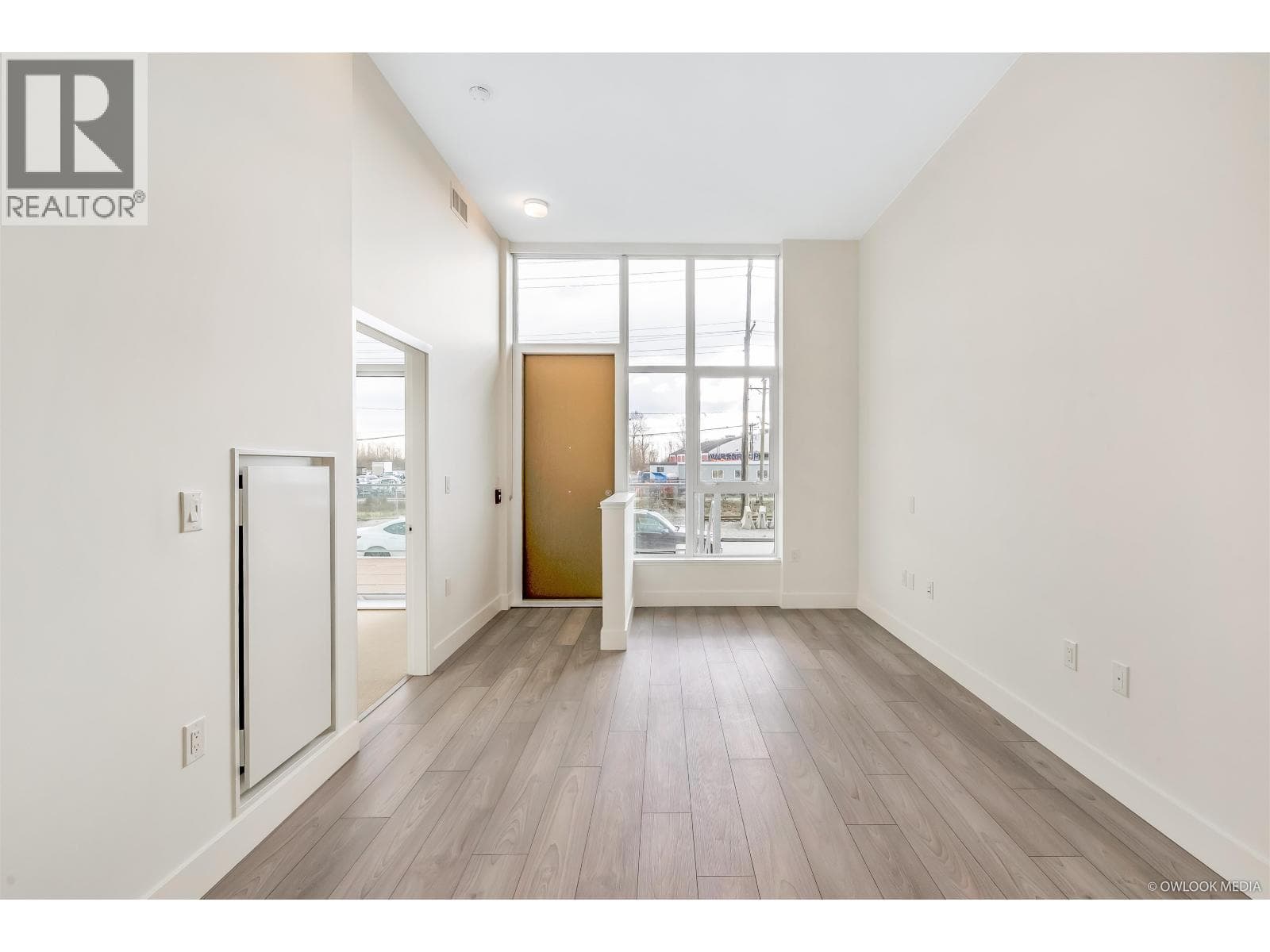 3559 E KENT AVENUE NORTH photo 2
