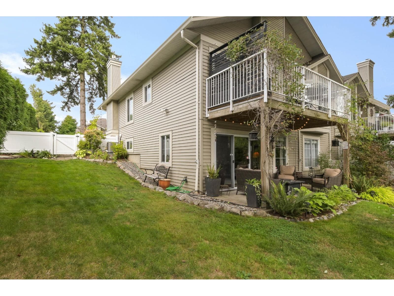 18 16888 80 AVENUE photo 2