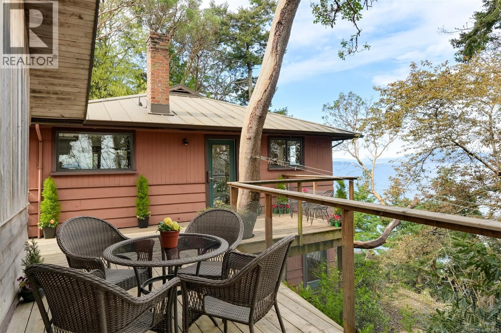 3 bed 2 bath single family at 618 Lands End Rd — $2,449,000