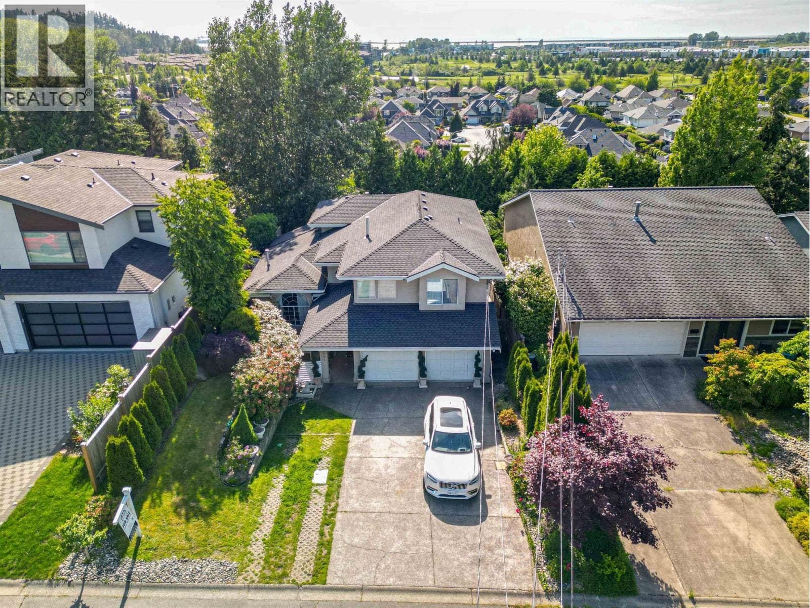 1641 53A STREET photo 4
