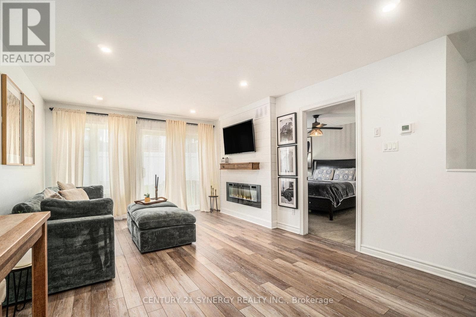 110 SEABERT DRIVE photo 5