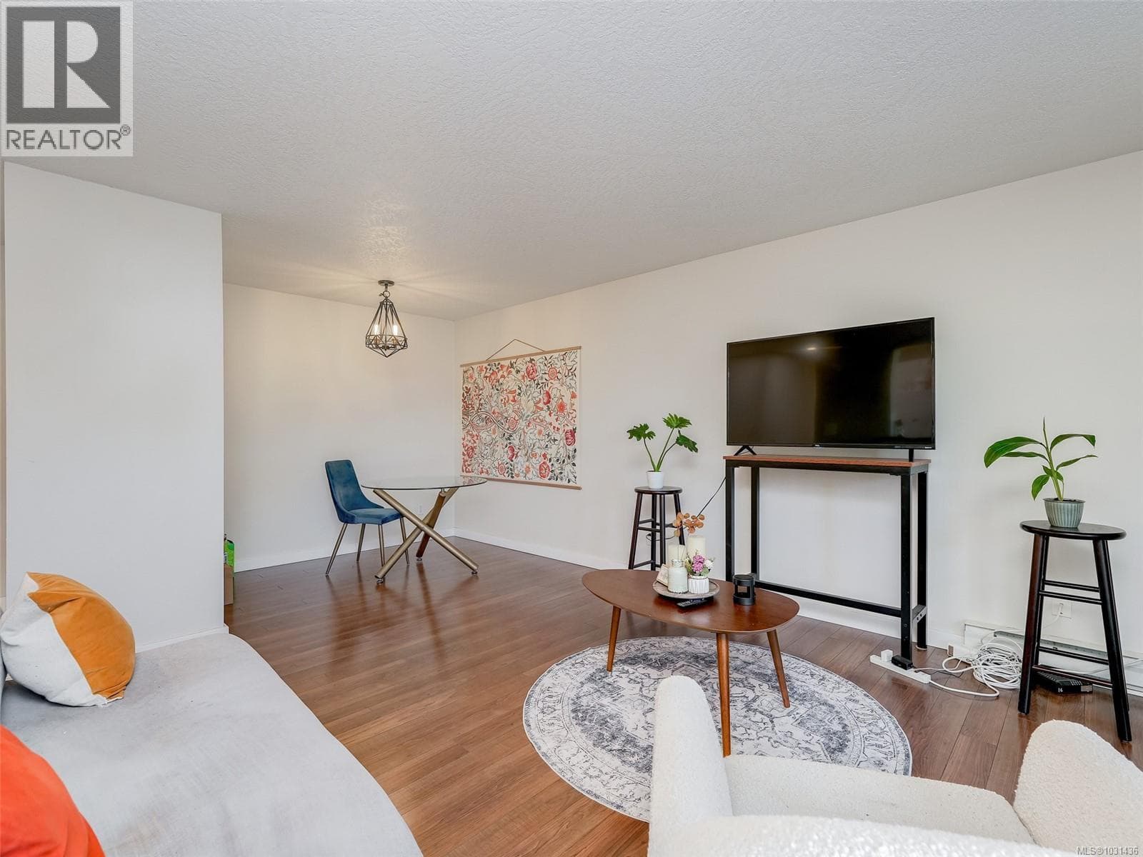 308 899 Darwin Ave photo 5