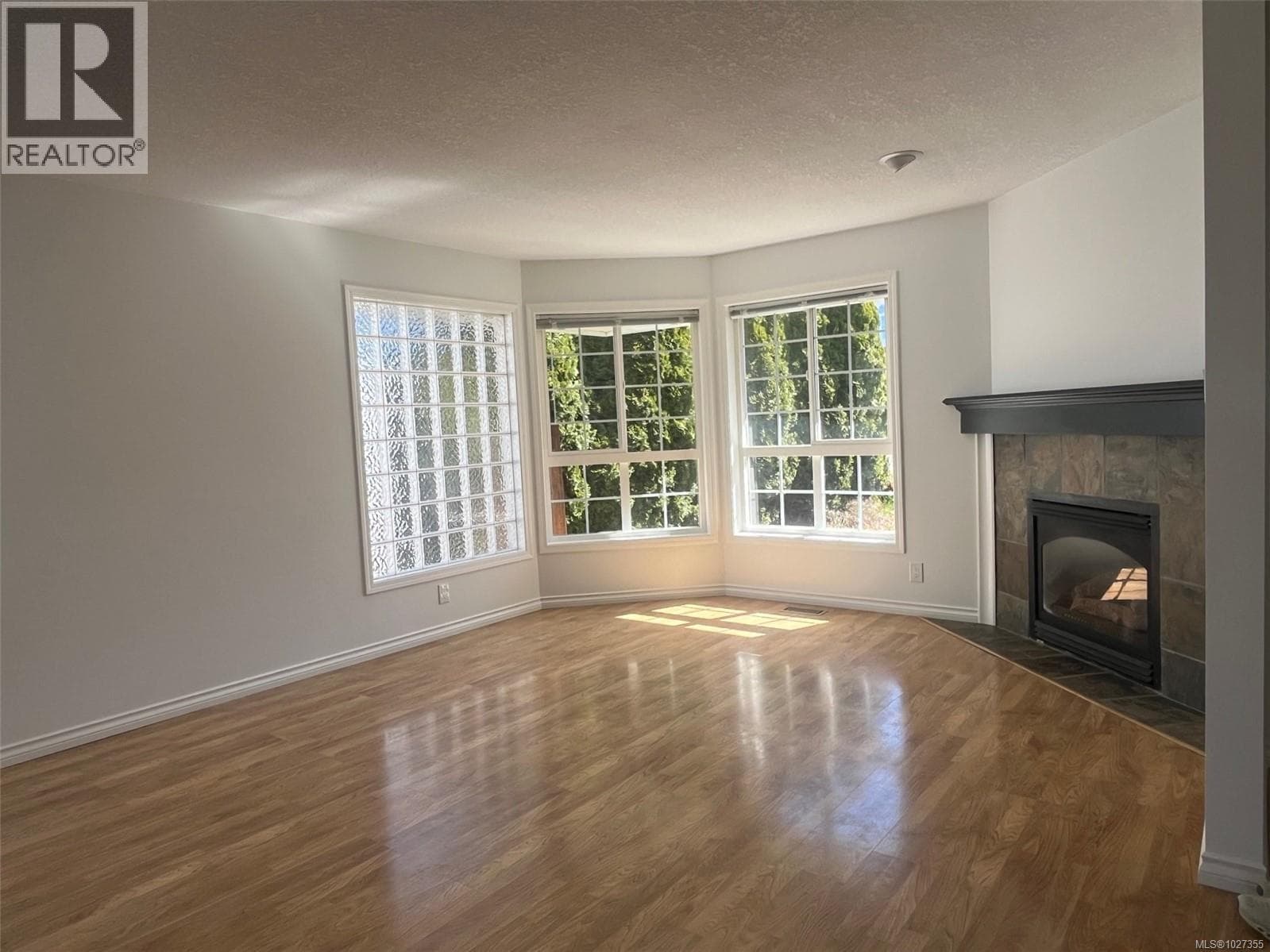 5667 Carrington Rd photo 4