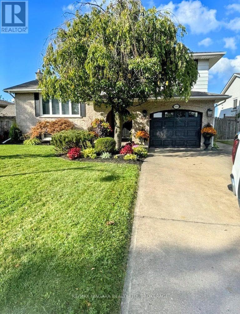 7013 GLENGOWAN CRESCENT photo 2