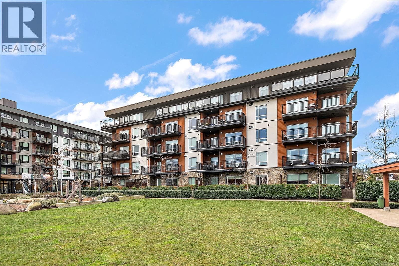 2 bed 2 bath single family at 402 2500 Hackett Cres — $670,000
