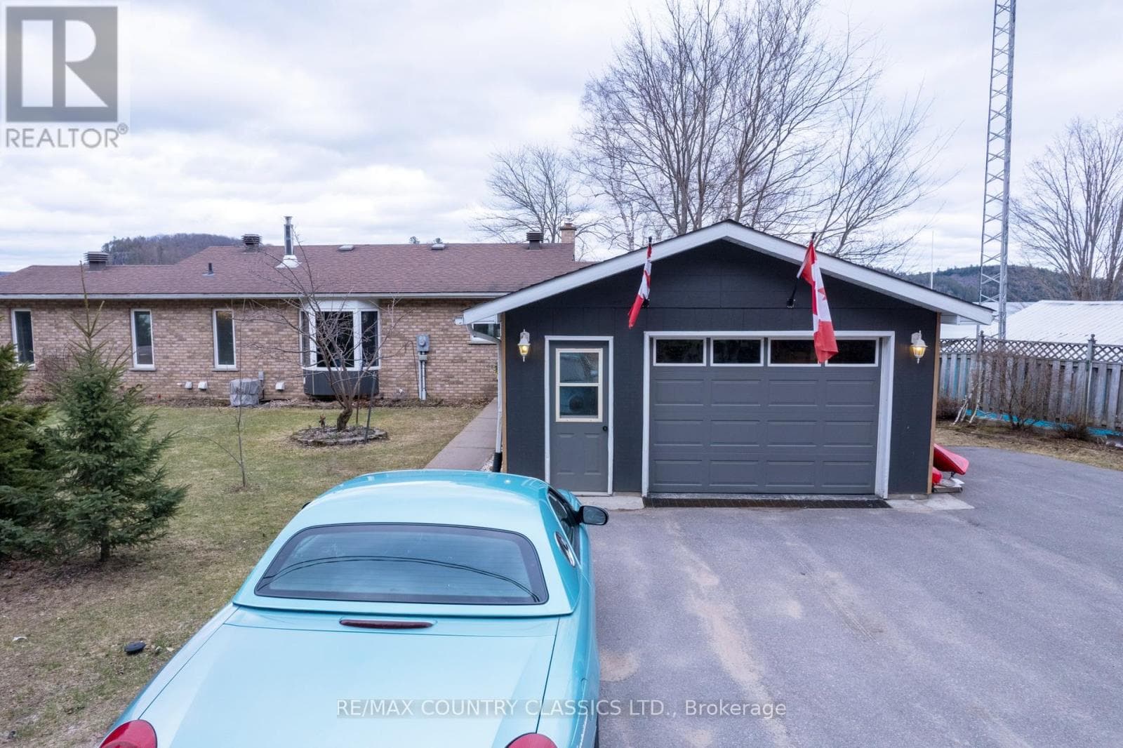 1787 NORTH BAPTISTE LAKE ROAD photo 2