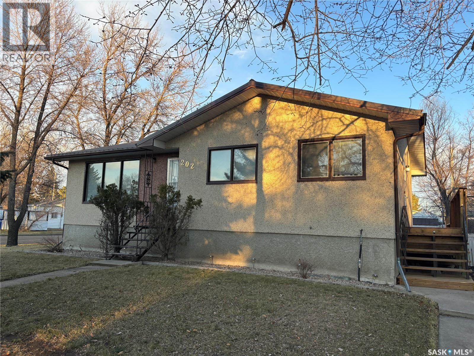 202 Herbert STREET — photo 2