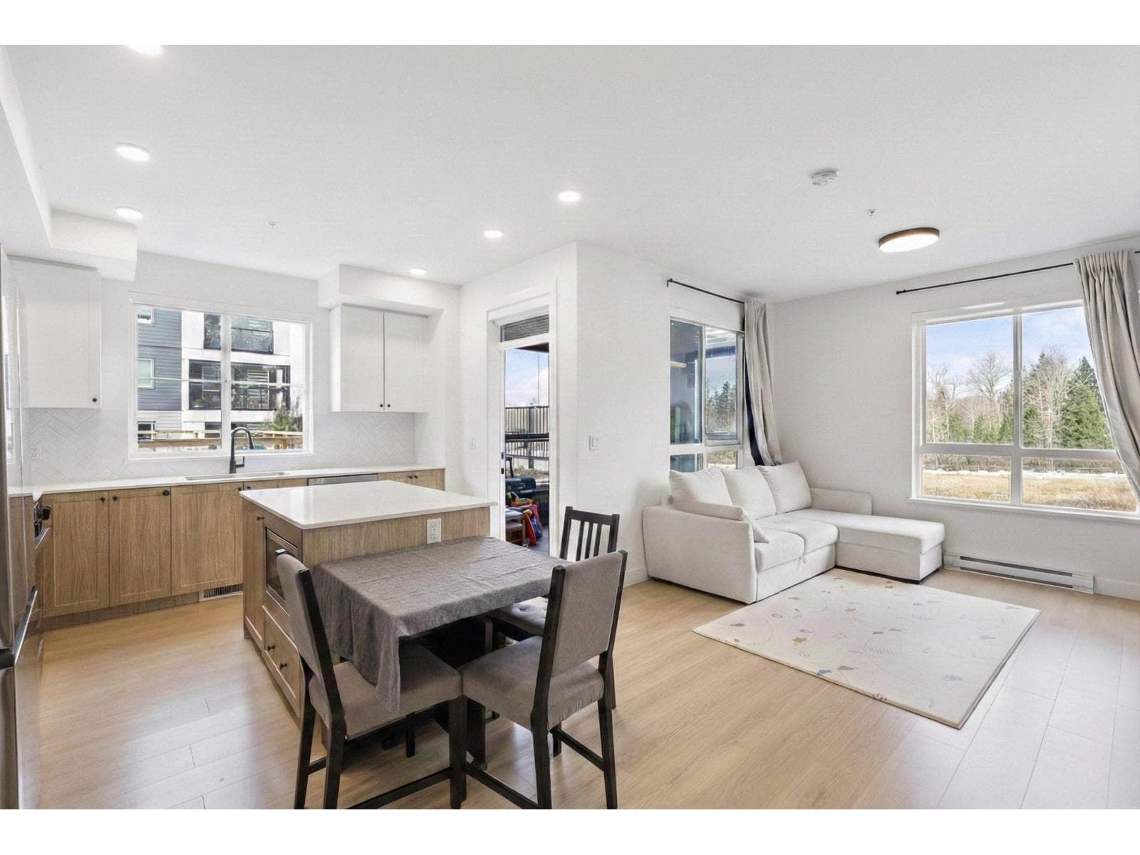 104 19953 76 AVENUE photo 3