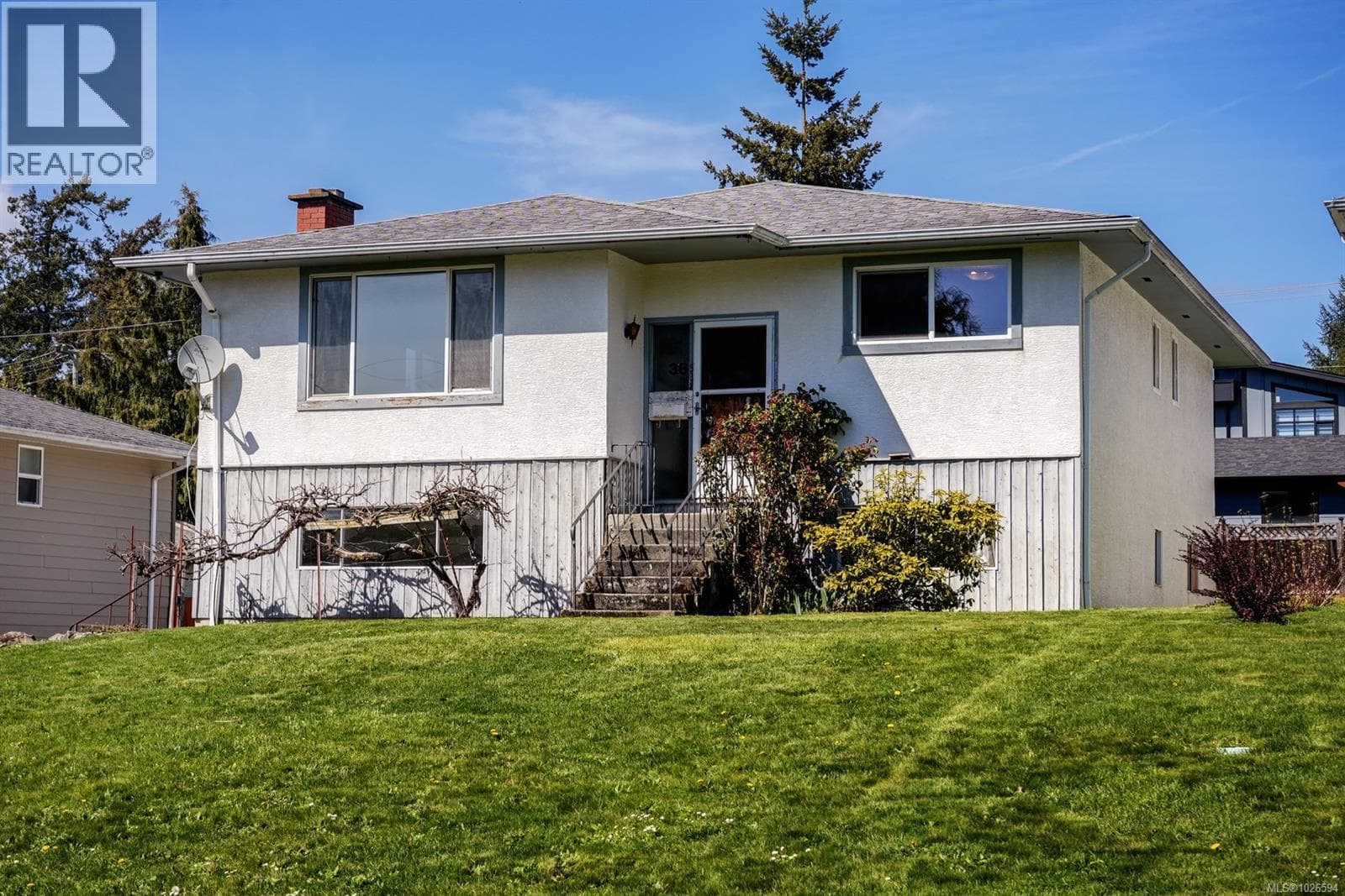3 bed 2 bath single family at 538 Warren Ave — $939,000