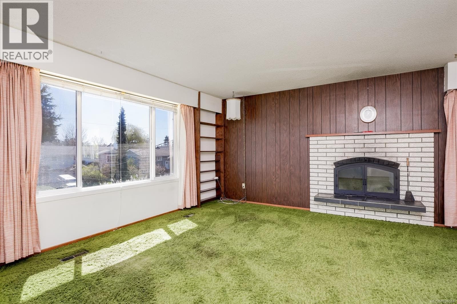 538 Warren Ave photo 3