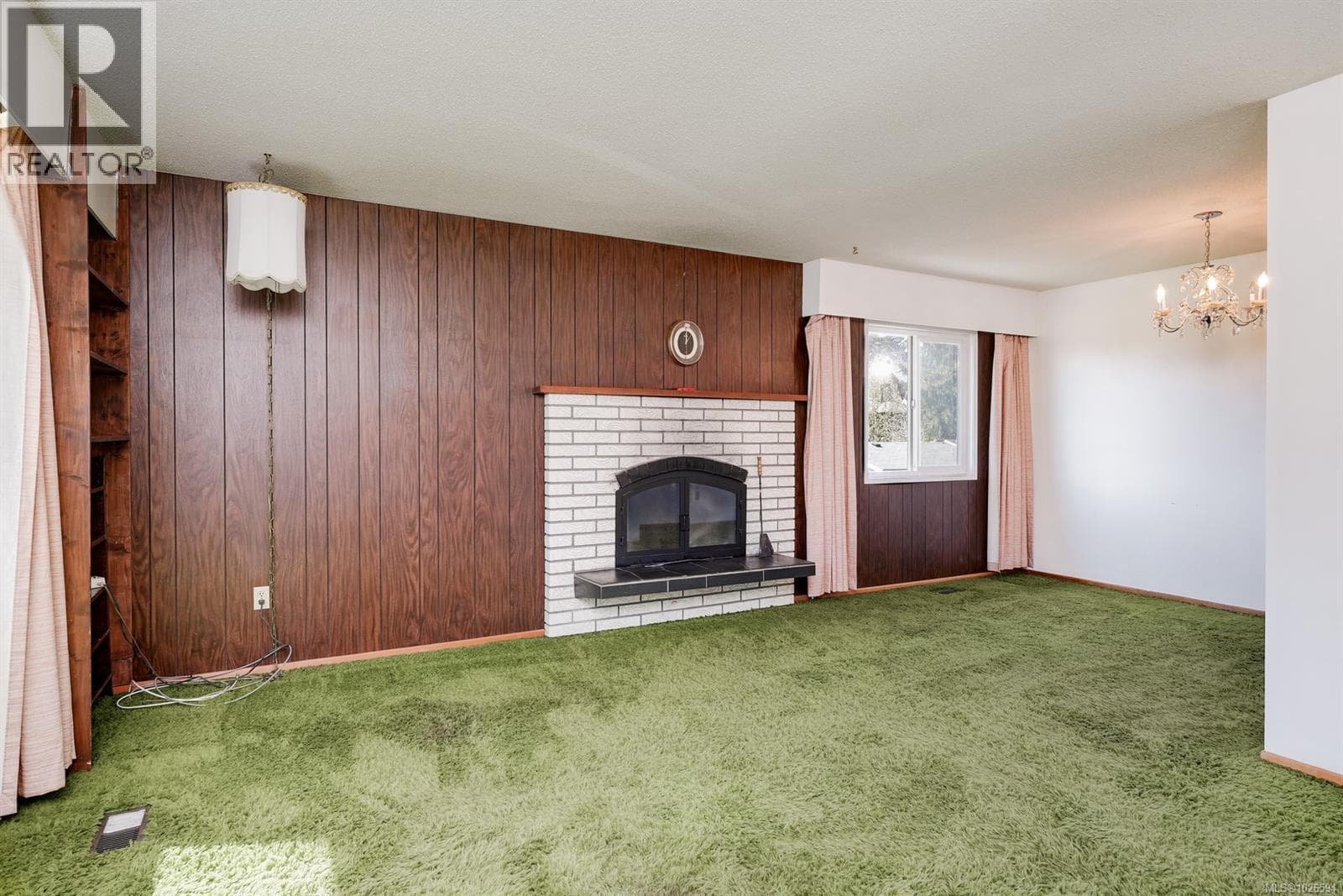 538 Warren Ave photo 4