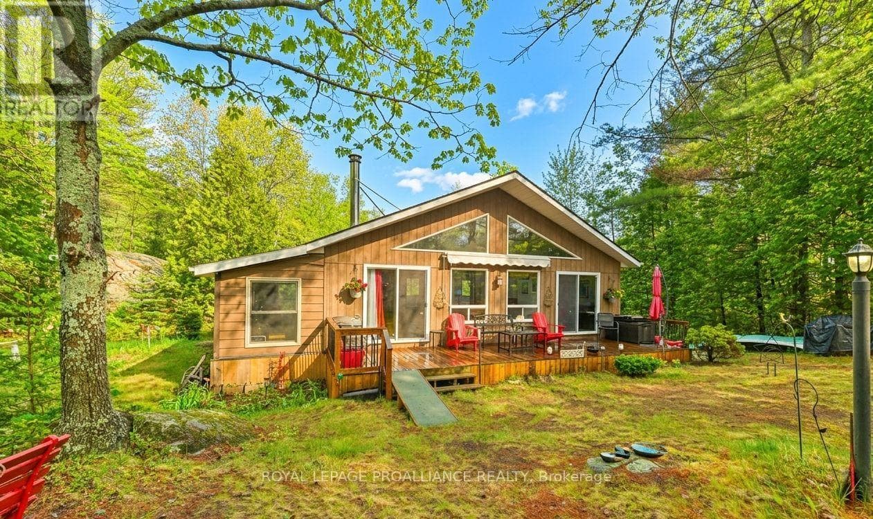 2 bed 1 bath single family at 1079 LEMKE LANE — $624,000