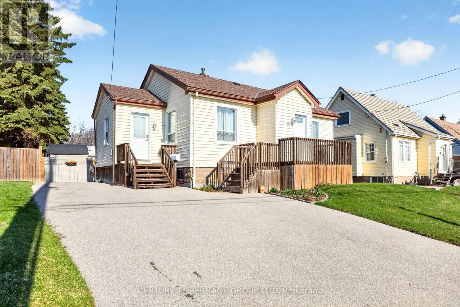 944 GARTH STREET photo 2