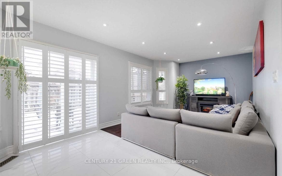 5623 WHITEHORN AVENUE photo 3