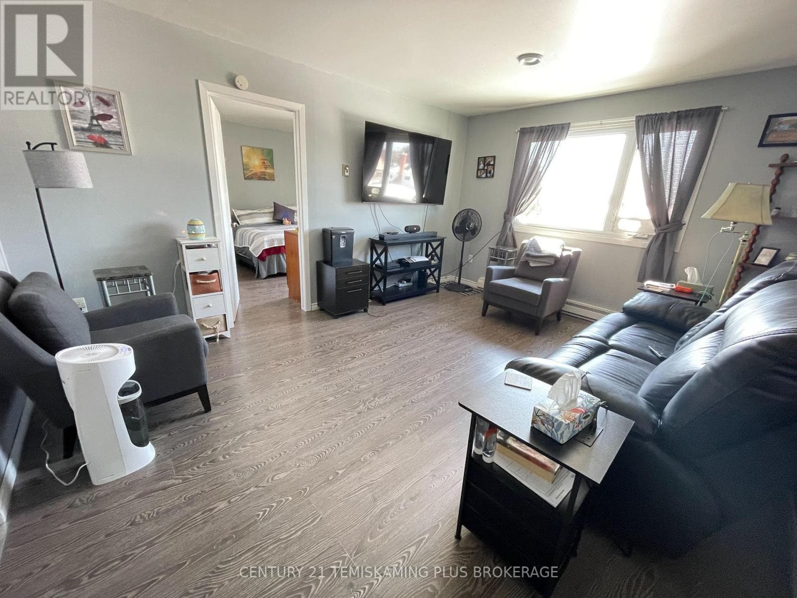 121 ELM AVENUE photo 5